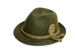 Pălărie pentru bărbaţi cu snur
