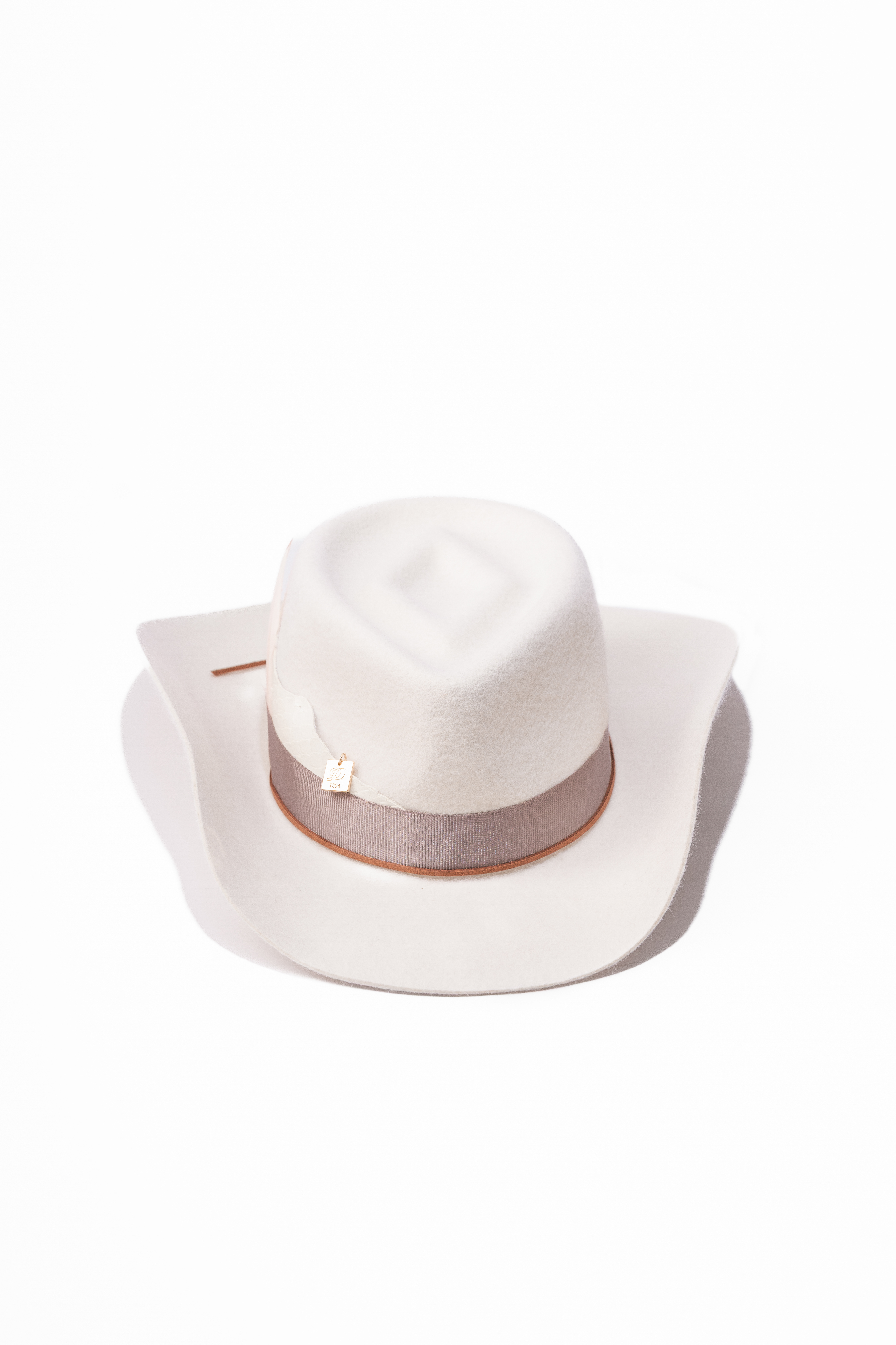 Palarie dama Diamond Cowboy Axis Alb